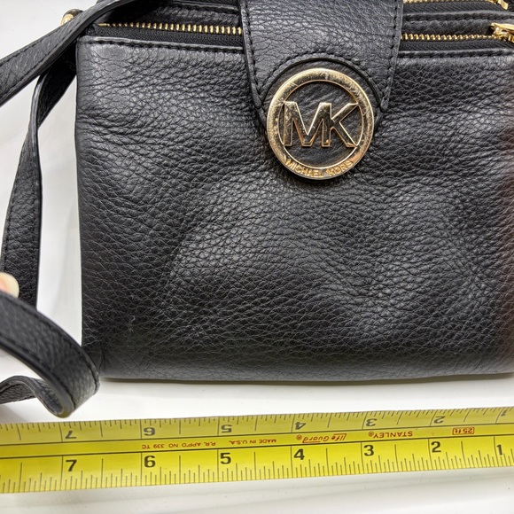 Certified Authentic Black Michael Kors Cross Body Handbag pebble leather - Picture 3 of 16